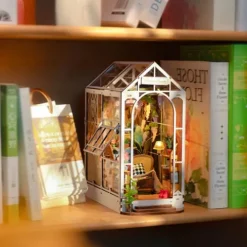 Garden House DIY Book Nook